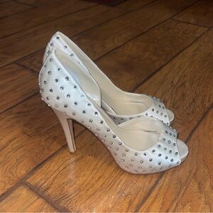 Caparros cream and rhinestone Heels with Sophisticated Design pumps size 7